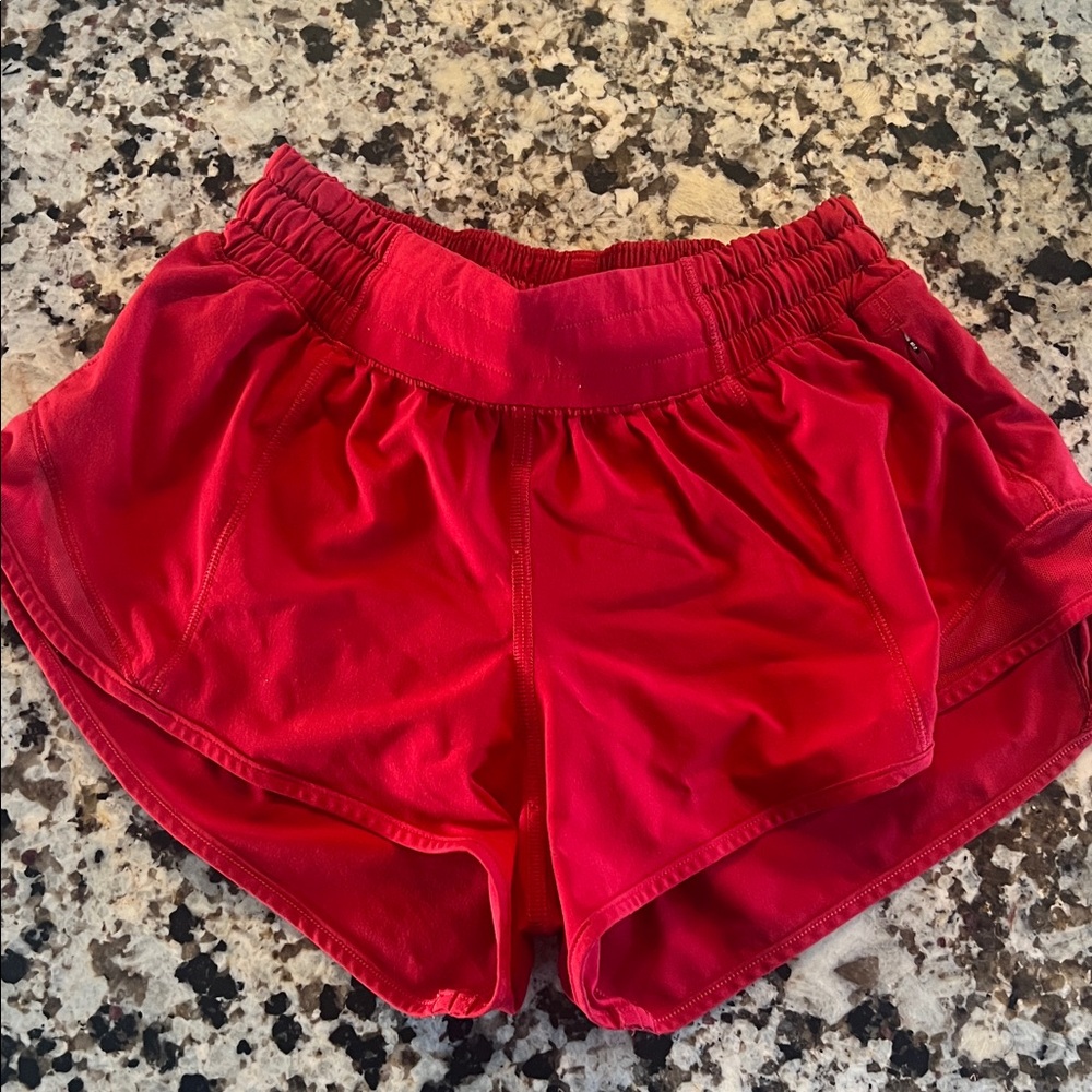 Lululemon Hotty Hot Low-Rise Lined Shorts 2.5".